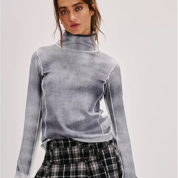 NWOT we the free turtle neck exposed seam long sleeves shirt - Picture 7 of 8